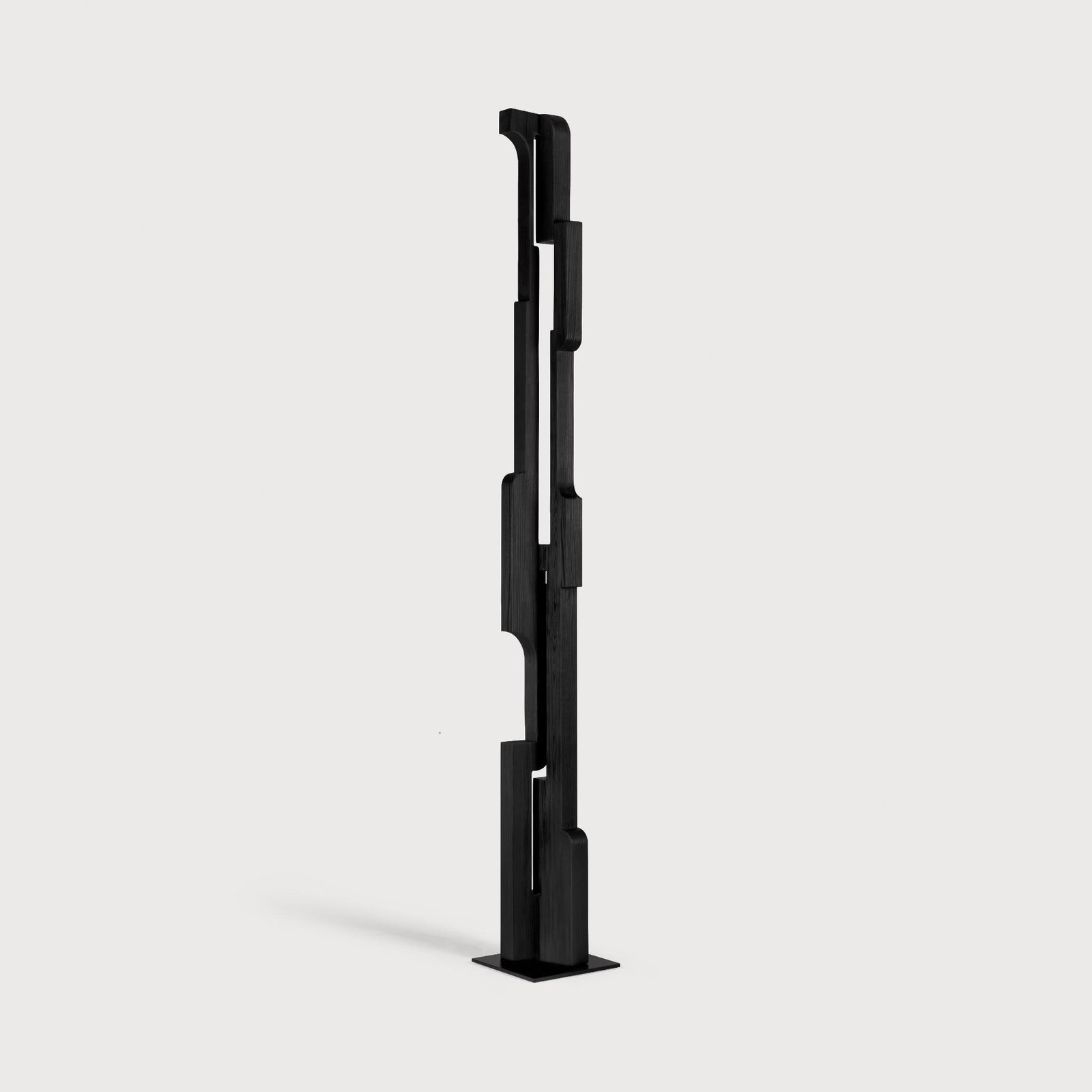 Helen Vergouwen Column Wood Handcrafted sculpture Limited edition Date of creation: 2023 H200 W25 (1 of 6)