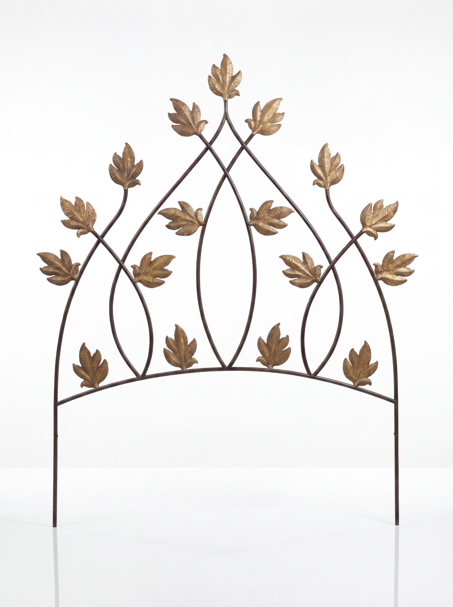 Franck Evennou (born in 1958) Headboard Steel, bronze One-of-a-kind piece Date of creation:: Franck Evennou (born in 1958) Headboard Steel, bronze One-of-a-kind piece Date of creation: circa 2000H198 W163 cm Condition: Very good overall condition, some slight signs of wear. Steel headboard