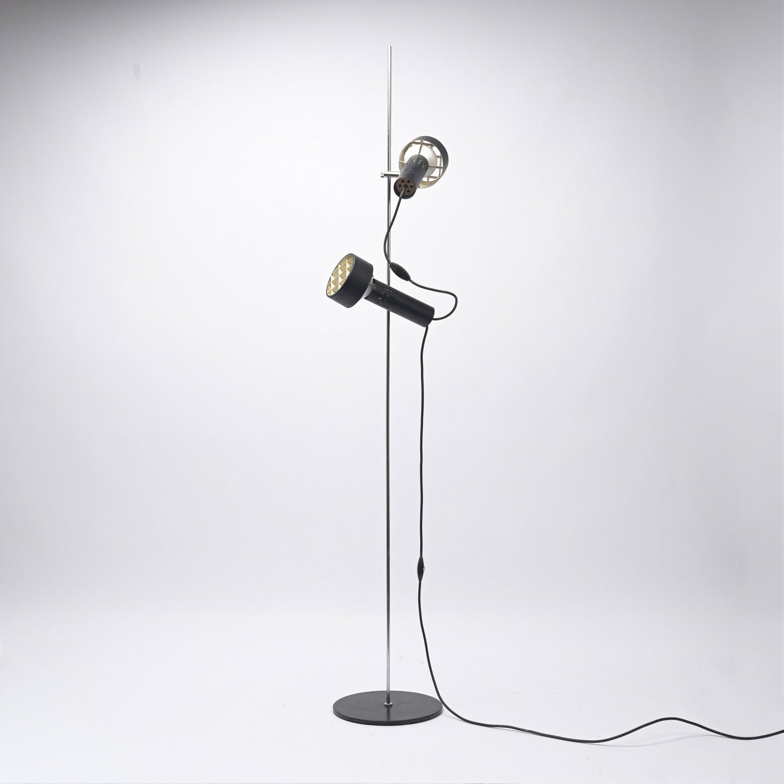 Alain Richard (1926–2017) A14 Floor lamp Chrome-plated metal and lacquered metal Disderot (1 of 2)