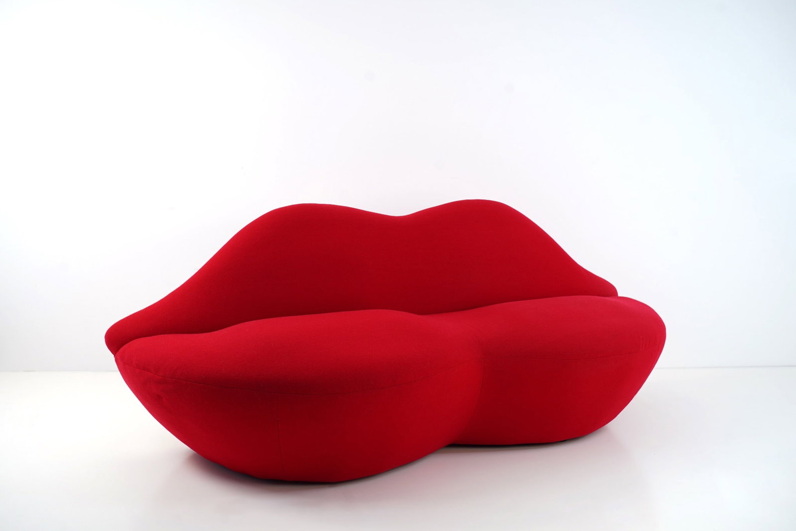 Studio 65 La Bocca Sofa Expanded polyurethane, stretch fabric Gufram Edition Year designed: 1971 (1 of 5)