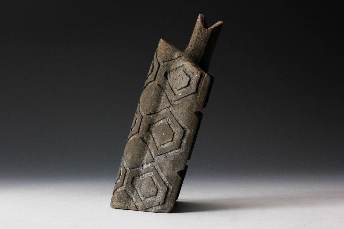 Michio Koinuma (1936–2021) Wall Vase Ash-glazed stoneware Label with the artist’s stamp on the (1 of 5)