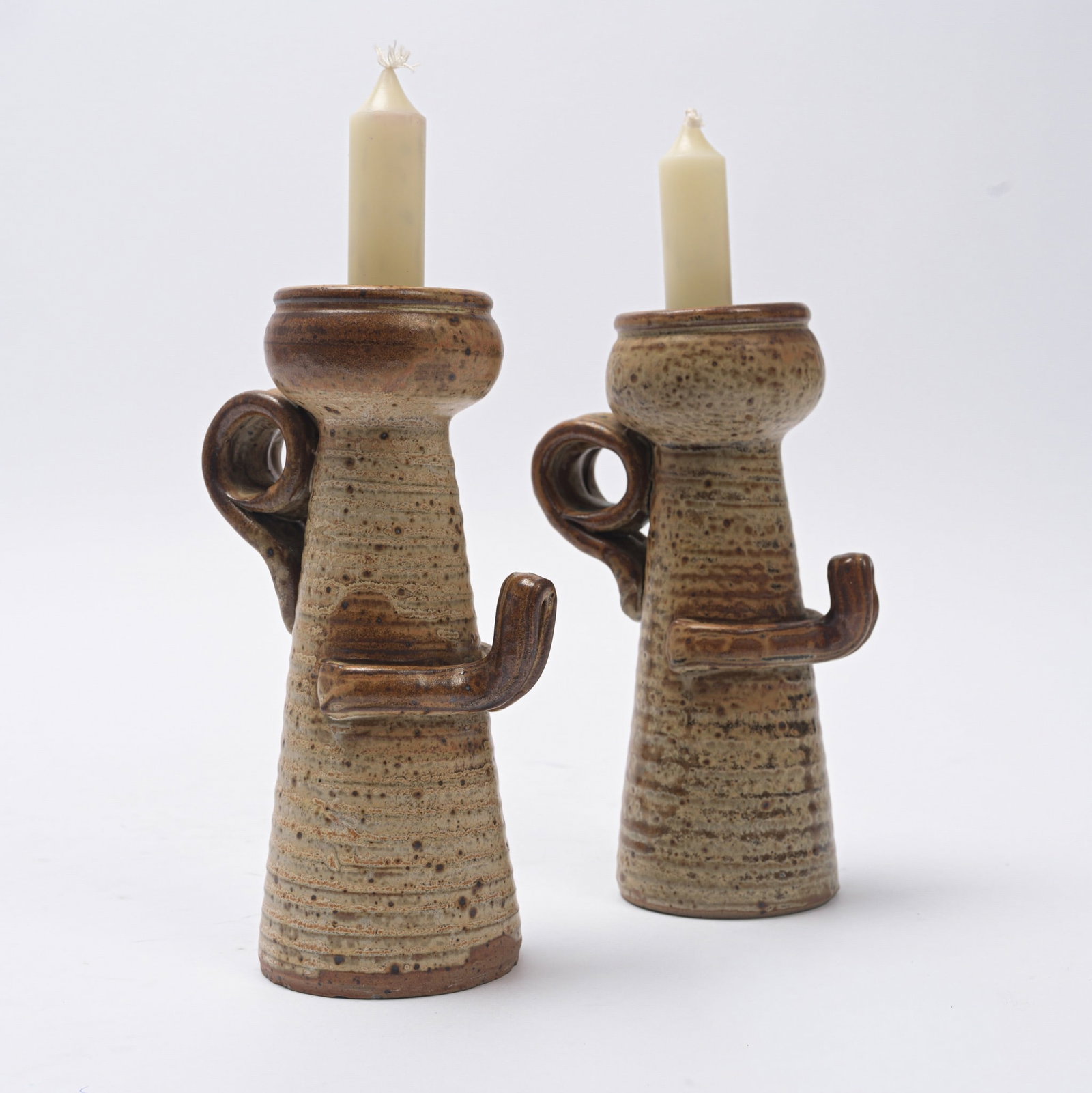 Jean-Pierre Prud'homme Pair of candlesticks Stoneware Signed "JP" 20th century H 19.5 cm In good (1 of 3)