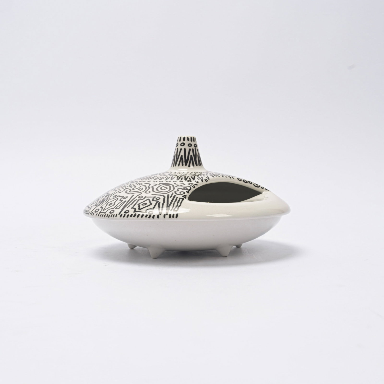 Alessandro Mendini (1931–2019) Stars Collection Incense holder Black and white glazed ceramic (1 of 3)