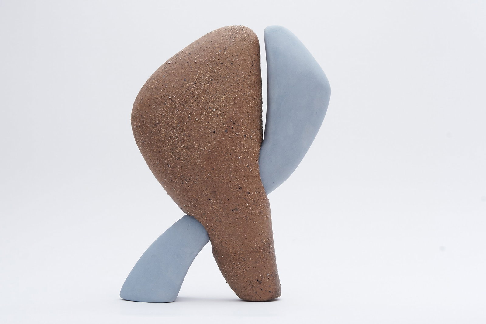 Lucas Nicolao Auresis III Stoneware with chamotte, colored with oxides and pigments Shaped using the: Lucas NicolaoAuresis IIIStoneware with chamotte, colored with oxides and pigmentsShaped using the coil-building techniqueHigh-temperature firing2025H25 L20 P8 cmOne-of-a-kind piece