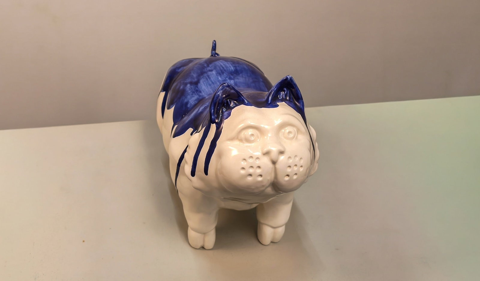 Dani Buch (born in 1976) Gatochancho Sculpture Glazed ceramic Girona, 2017 H22 L30 D13 cm Produced (1 of 12)