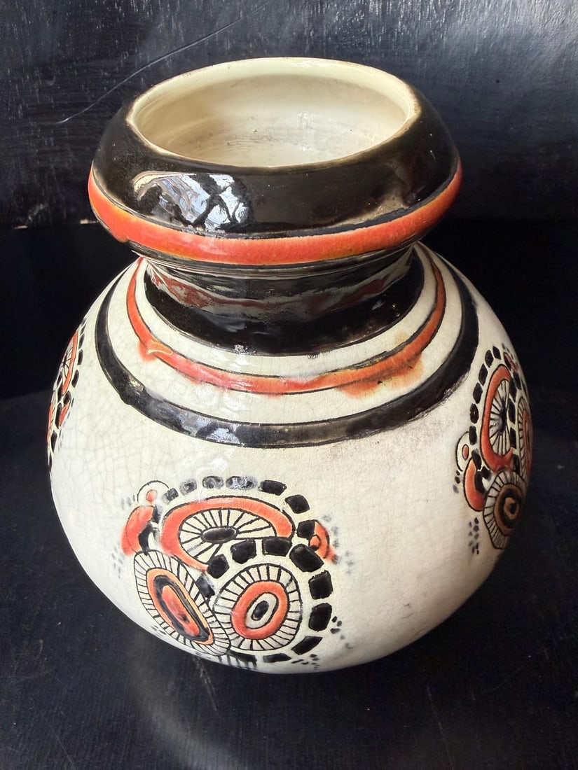 Maurice Dufrêne (1876–1955) Vase, model D709 – design F1001 Glazed earthenware Model created in (1 of 3)