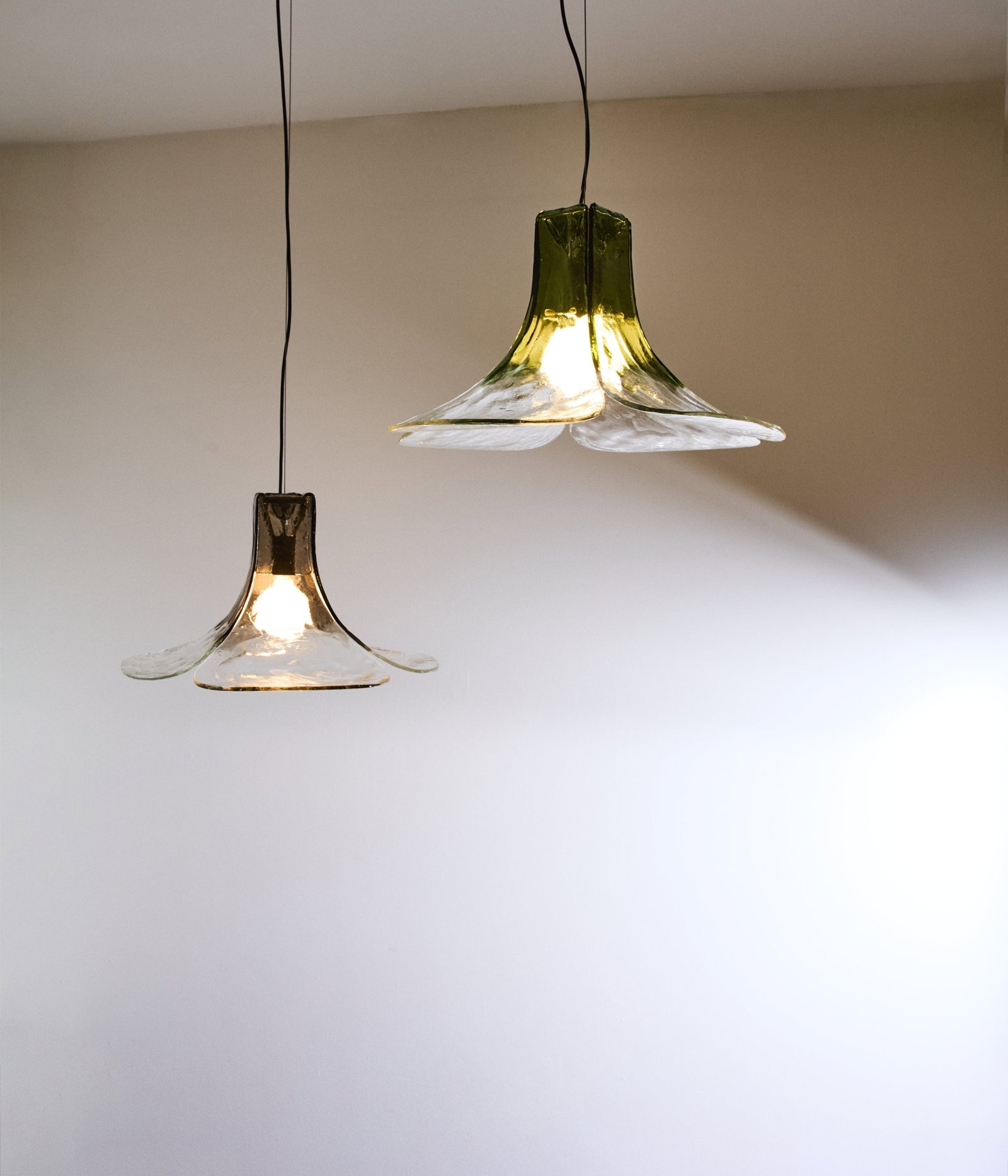 Carlon Nason (born in 1935): LT346Table lampMolded opal crystalH54 L41 cm