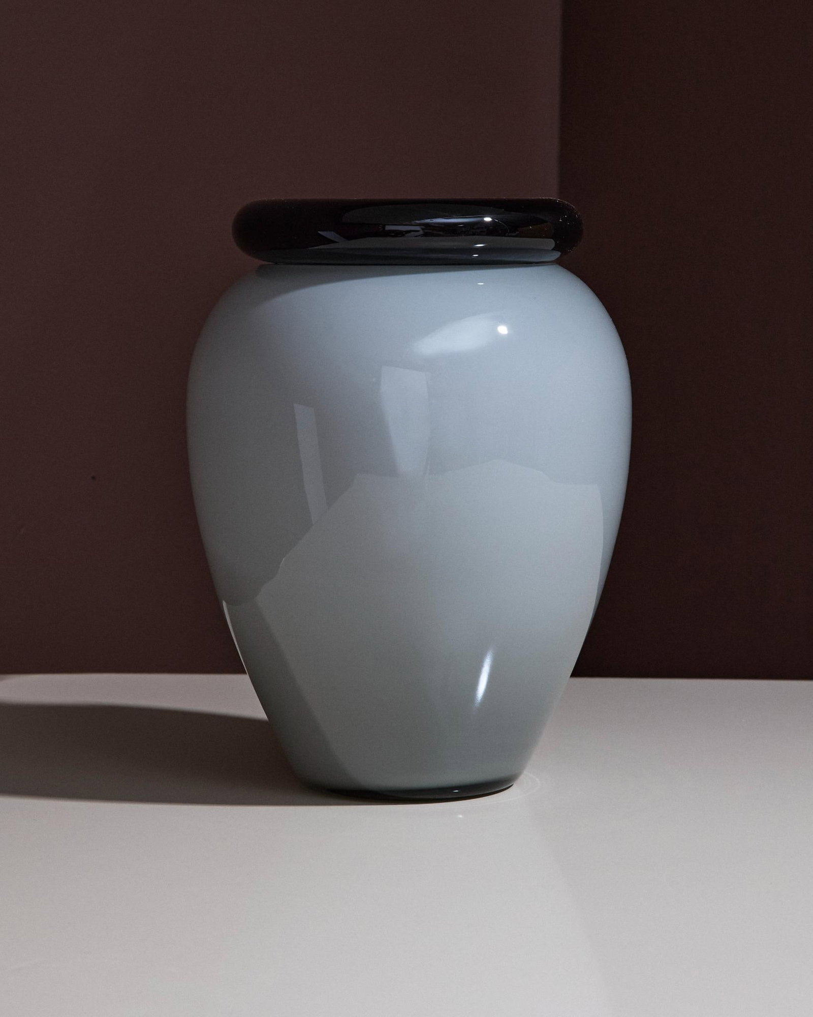 Carlo Nason (born in 1935) S2034: S2034Vase Semi-transparent white and gray glass H 14.5, D 35 cm