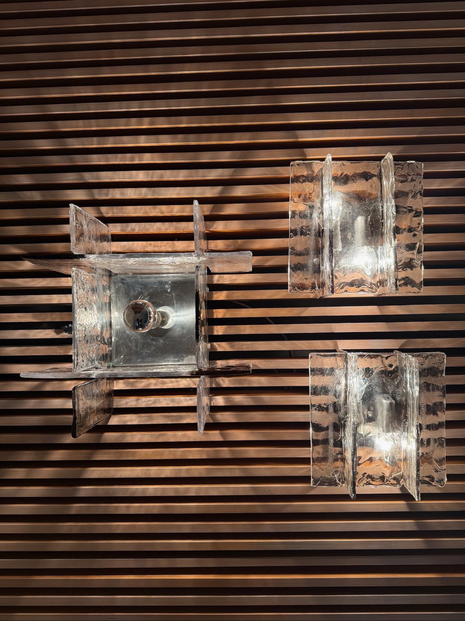 Carlon Nason (born in 1935) LP256 Pair of wall lamps: Carlon Nason (born in 1935)LP256Pair of wall lampsBlown and molded glass panelH40 L40 P20 cm