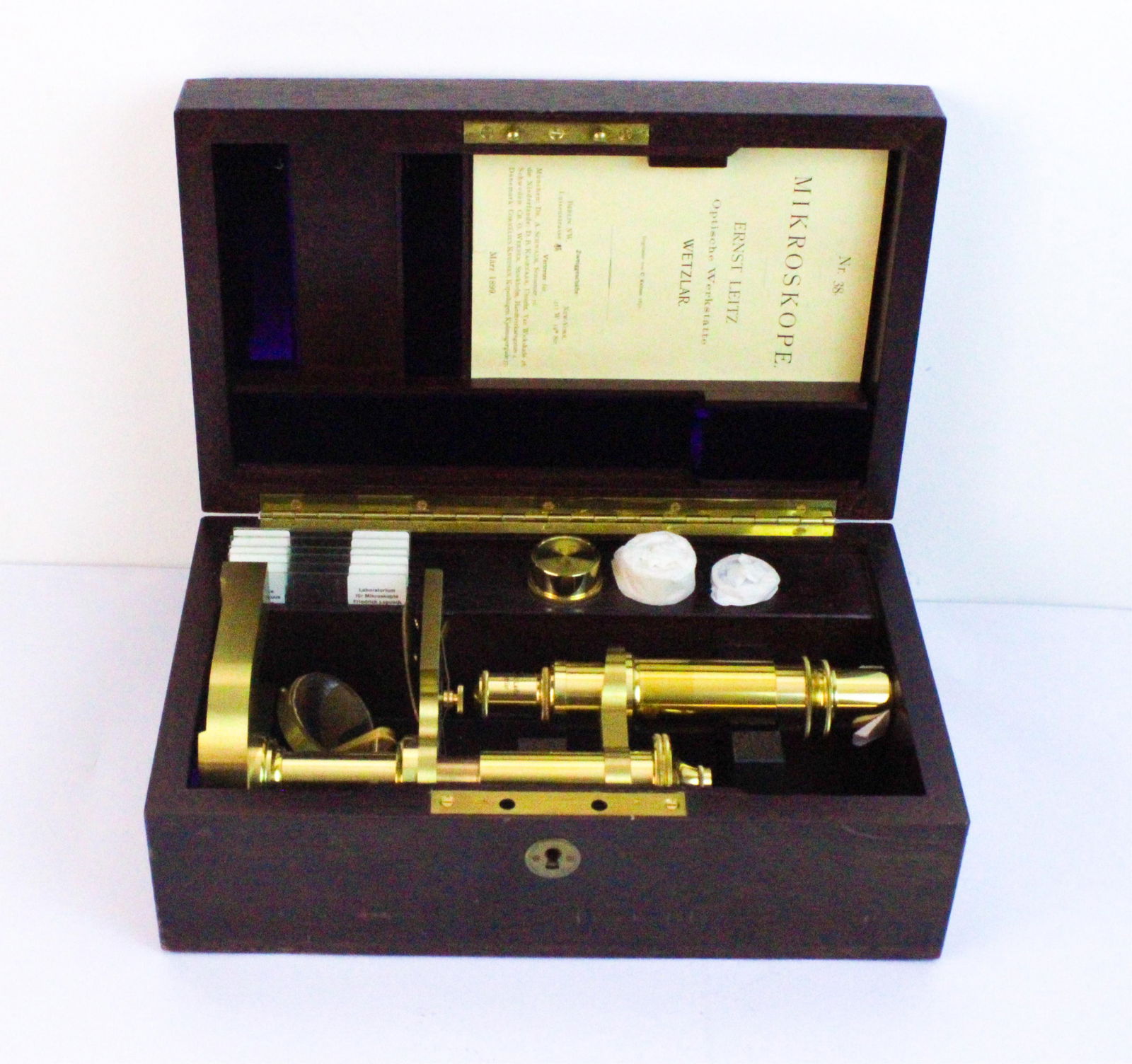 Microscope with accessories in original case (1 of 5)
