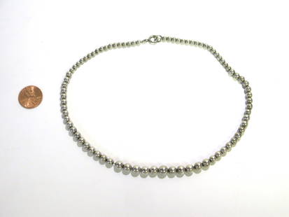 Navajo Pearl Graduated Bead Choker: Classic Navajo necklace measures 16"