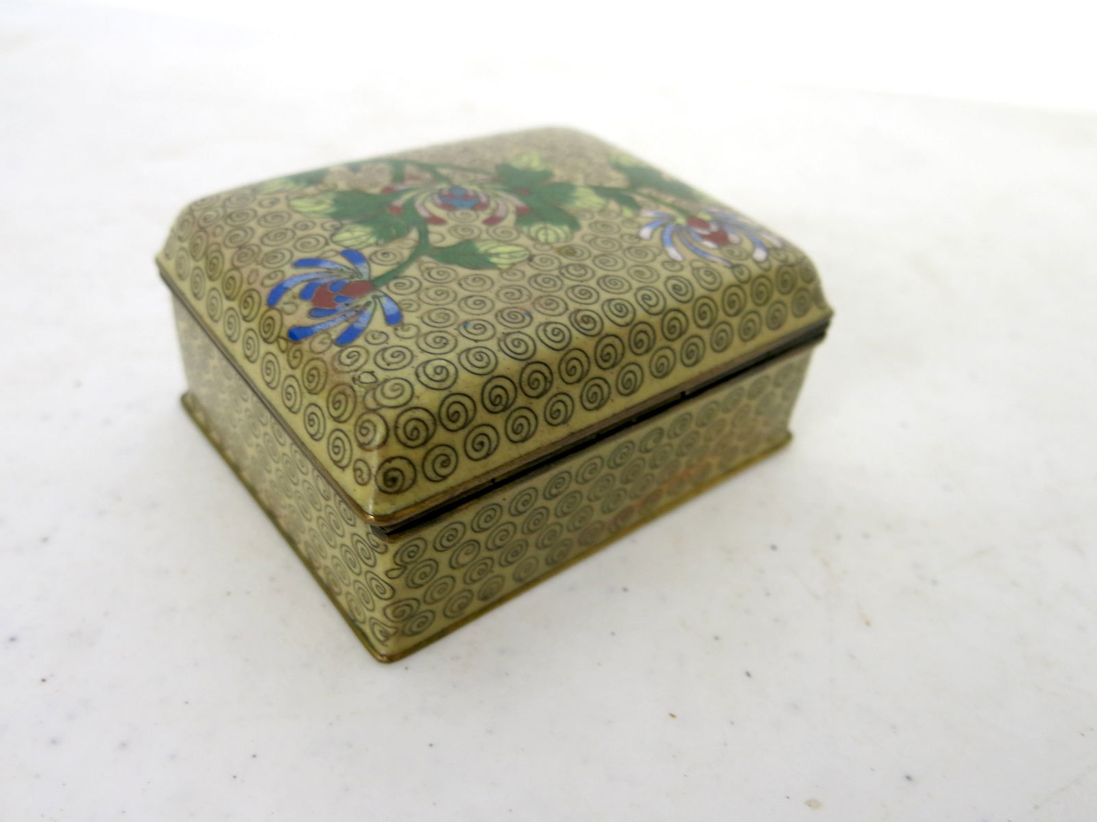 Qing Dynasty Cloisonne Trinket Box (1 of 6)