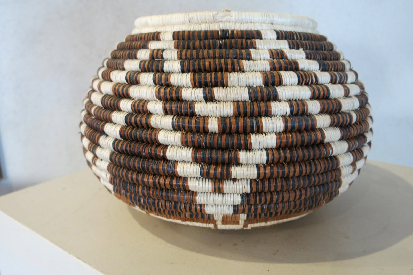 Zig Zag Brown/Cream Seri Indian Basket (1 of 5)
