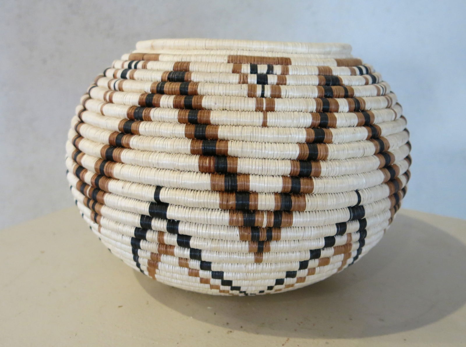 Ribbon Brown/Cream Seri Indian Basket (1 of 5)