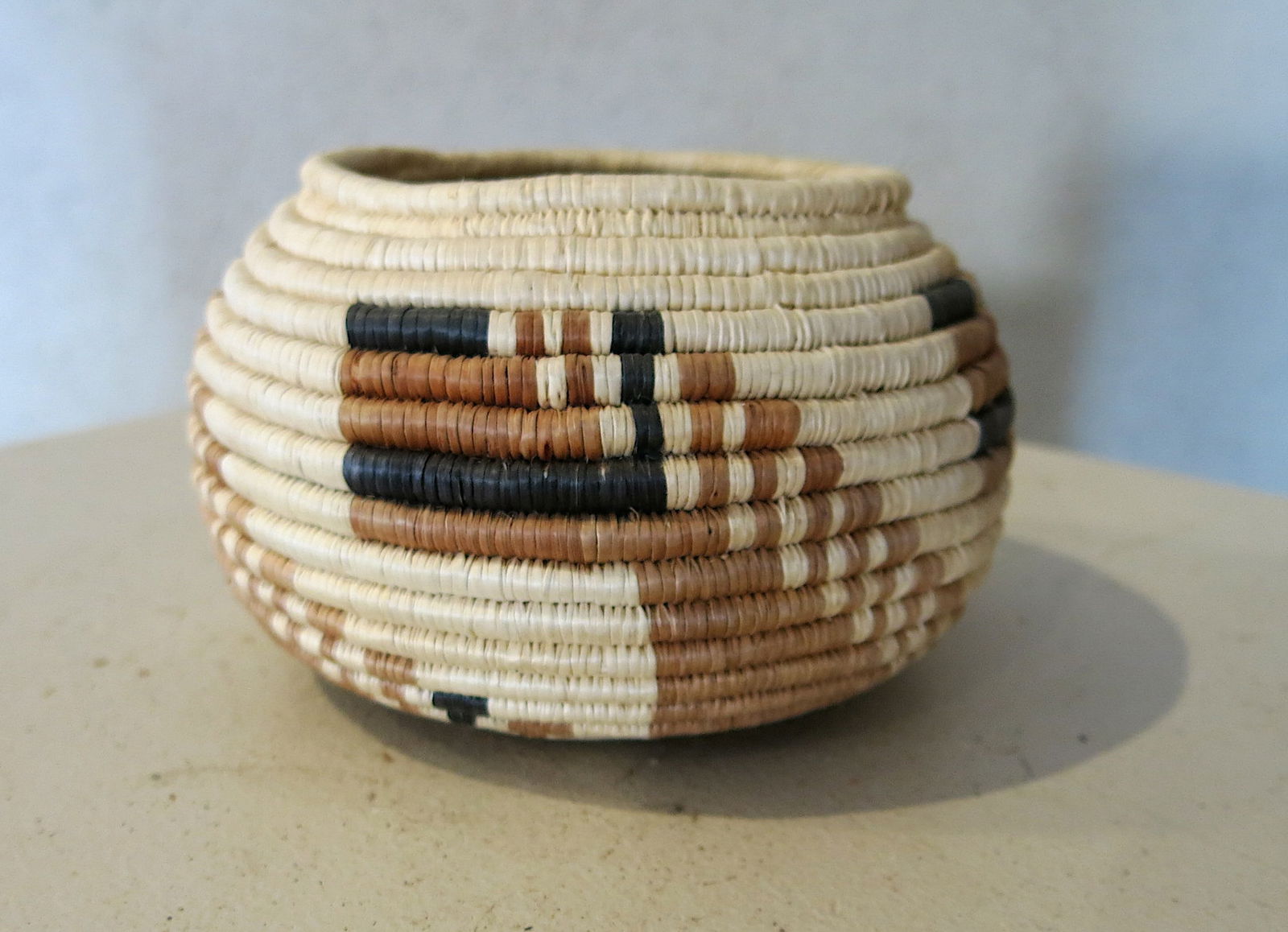 Martina Montaño Seri Indian Basket (1 of 5)