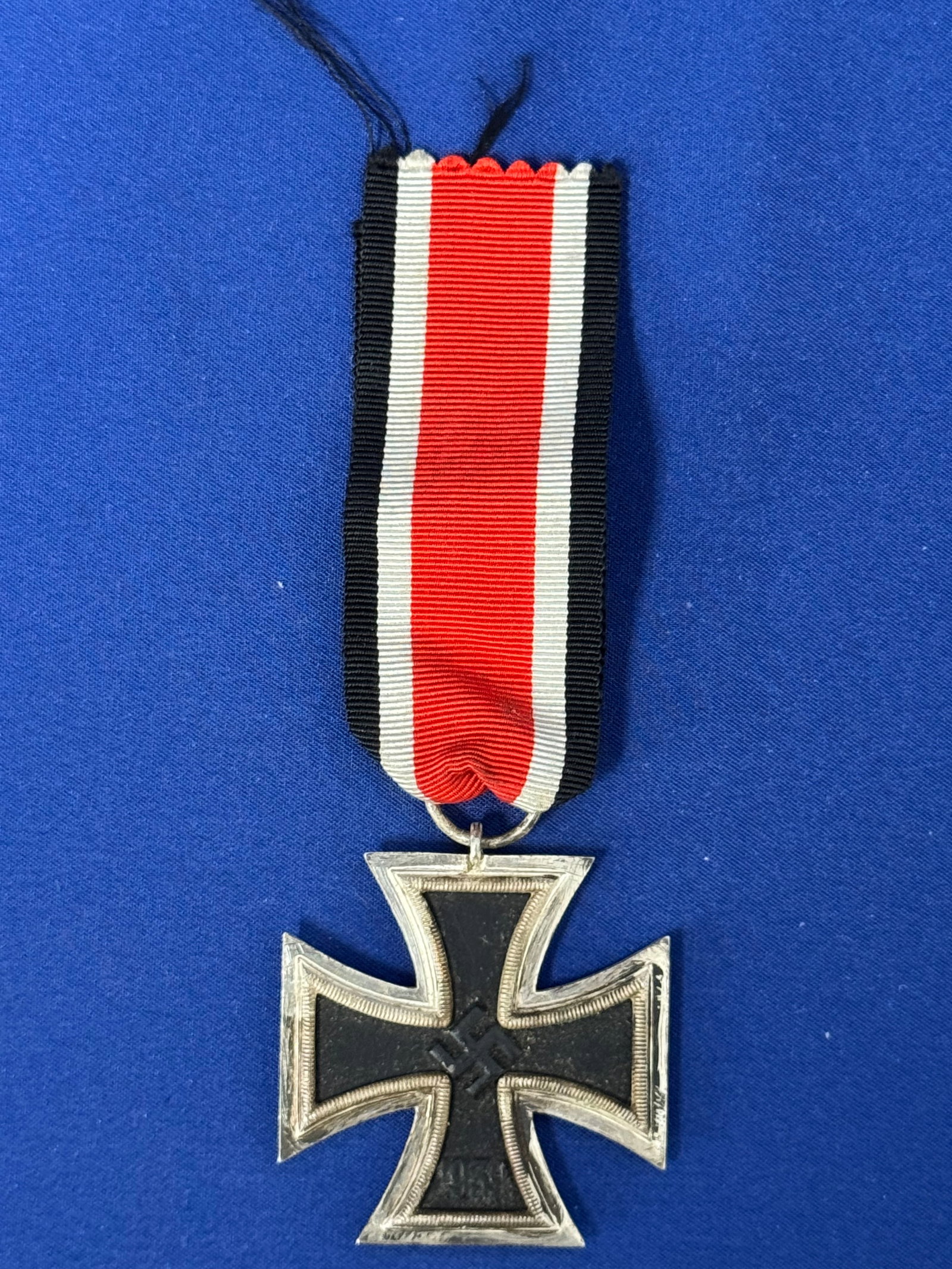WW2 German 1939 Iron Cross Ii Class: WW2 German 1939 Iron Cross Ii Class: The Iron Cross Second Class (Eisernes Kreuz 2. Klasse) is a significant military decoration in German history, particularly during World War II. Here’s a compreh