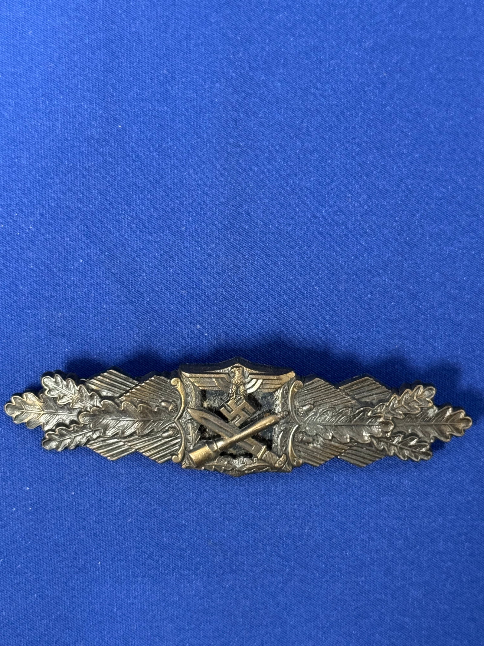 WW2 German Close Combat Clasp - JFS: WW2 German Close Combat Clasp - JFSThe Combat Clasp (Nahkampfspange), also known as the Close Combat Clasp, was a military decoration awarded by Nazi Germany during World War II to recognize soldiers 