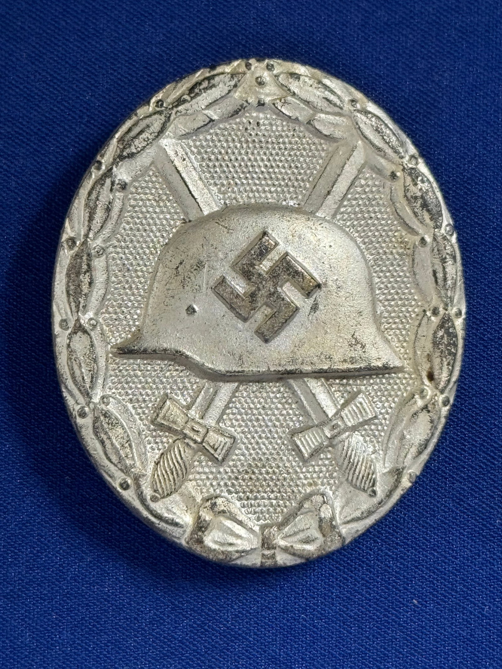 WW2 German Wound Badge - Silver: WW2 German Wound Badge - Silver