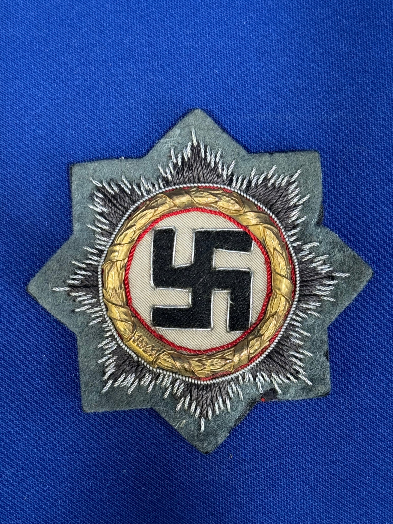 Original German WWII Gold German Cross Award Embroidered Cloth Badge: Original German WWII Gold German Cross Award Embroidered Cloth Badge : Another item brought back from Maj Harris E Spaeth. One of several awards brought back in New Condition.The German Cloth Cross in