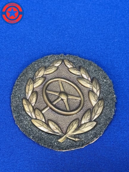 WW2 German Army driver badge in Gold (1 of 2)