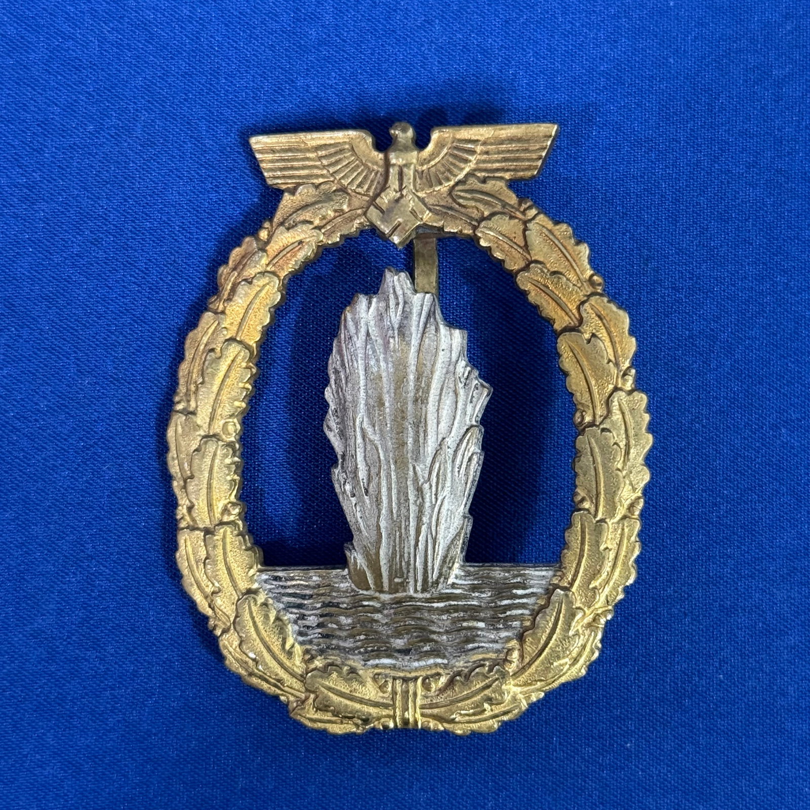 WW2 German Kriegsmarine Mine Sweeper badge: WW2 German Kriegsmarine Mine Sweeper badge