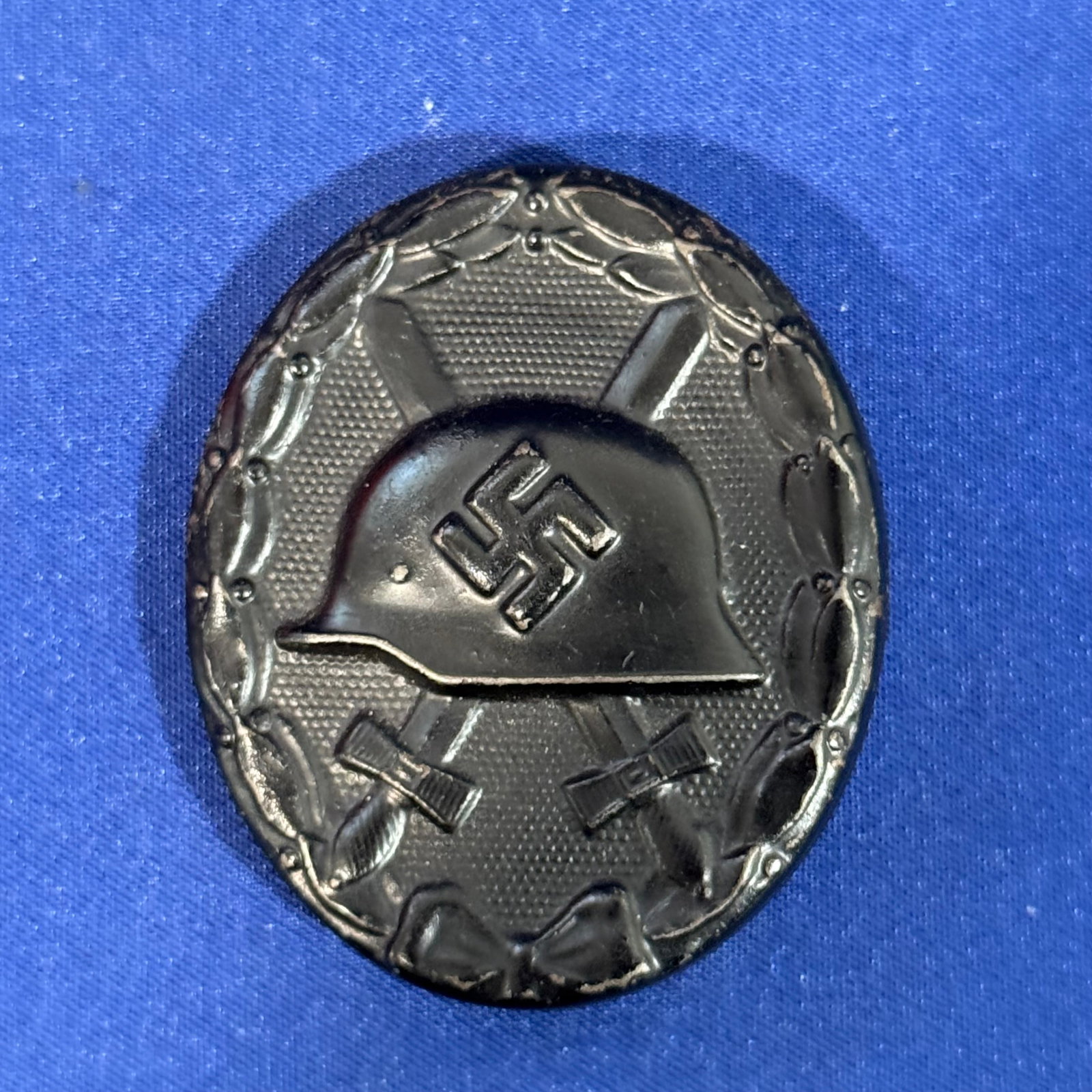 WW2 German black wound badge: WW2 German black wound badge