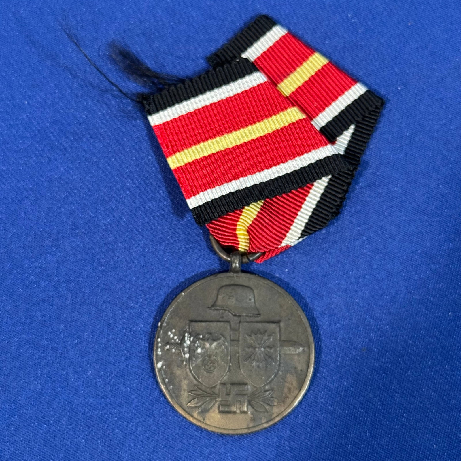WW2 Commemorative Medal Of The Spanish Blue Division: WW2 Commemorative Medal Of The Spanish Blue Division