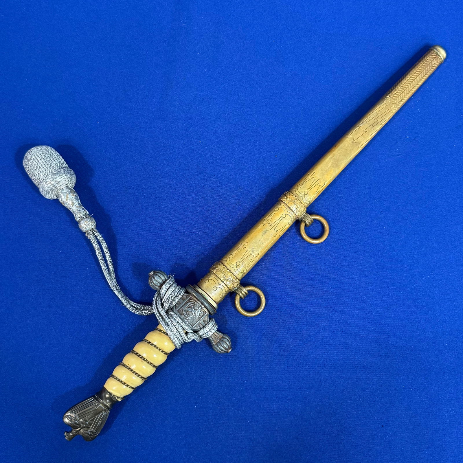 WW2 German WWII Kriegsmarine Dagger: WW2 German WWII Kriegsmarine Dagger With Portapee