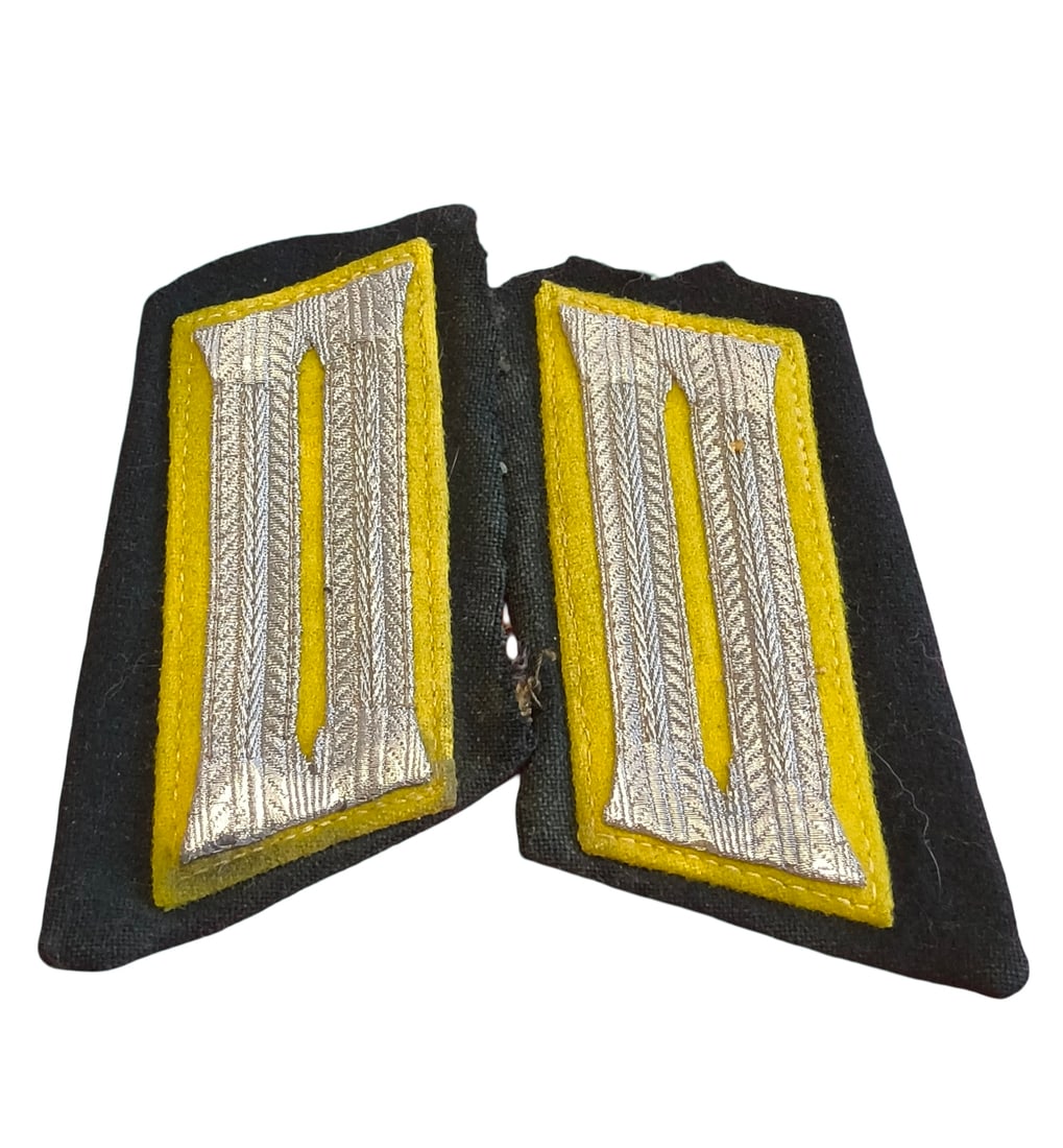 WW2 German Third Reich Signals Cut Off Collar Tabs: Nice original cut offs