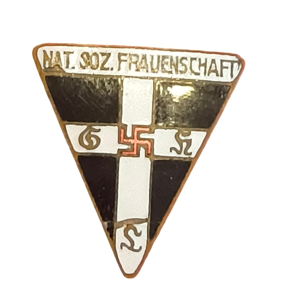 WW2 German Third Reich First Pattern Frau Badge: Please note damage
