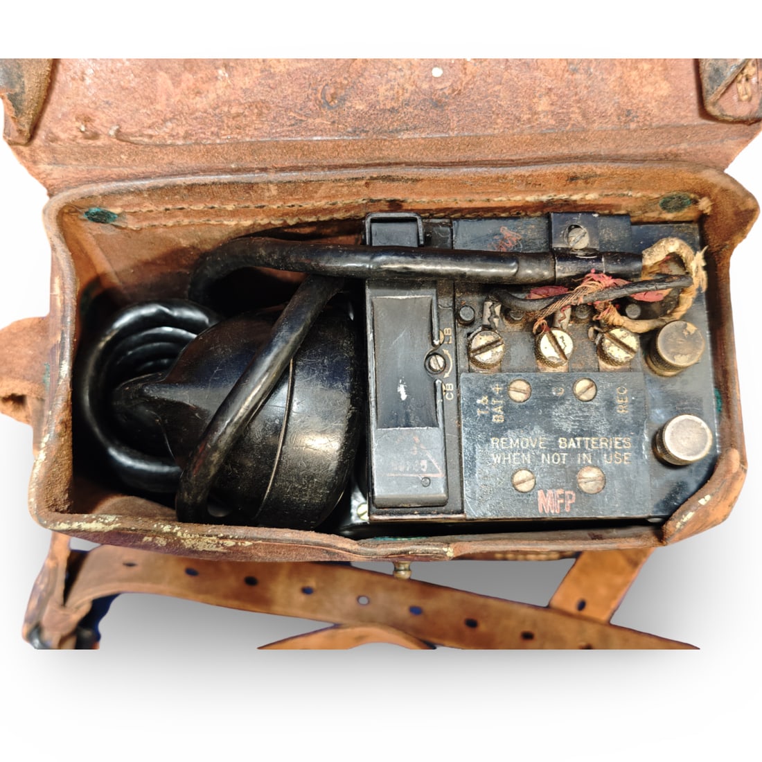 WWII US Army Signal Corps Field Telephone Type EE-8-B - 11