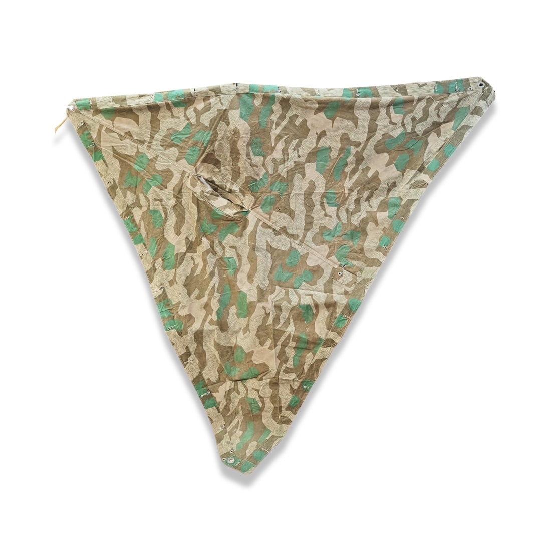 WW2 German Third Reich M31 Shelter Quarter Poncho - Zeltbahn: Tightly woven, water-repellent cotton duck-canvas - Zeltbahnstoff printed in double-sided Splittertarnmuster 31 - Splinter pattern - camouflage.