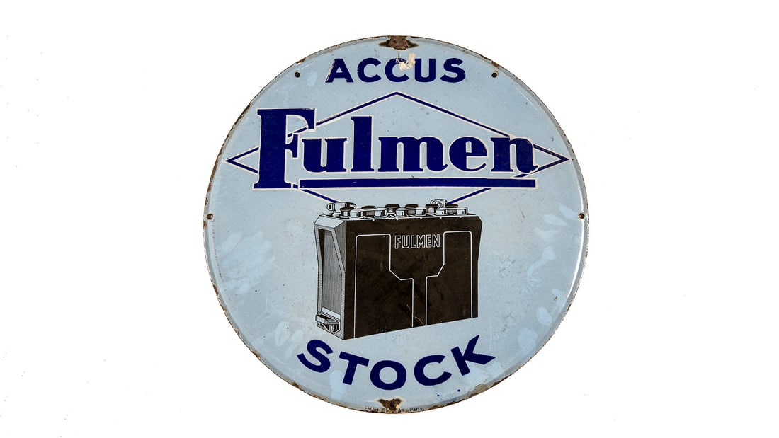 Fulmen Accus Enamel Sign: A period vintage flart mount enamel sign in good condition with some marks to edges measuring 60cm diameter