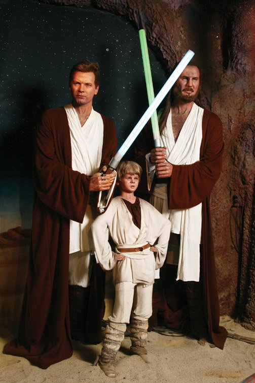 Star Wars: Episode I wax figures display: 118. Liam Neeson "Qui-Gon Jinn", Ewan McGregor "Obi-Wan Kenobi", and Jake Lloyd "Anakin Skywalker" from Star War