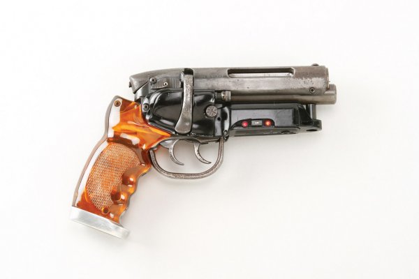 Harrison Ford Deckard hero blaster - Blade Runner: 876. Harrison Ford "Rick Deckard" hero blaster from Blade Runner. (Warner Bros., 1982) Arguably one of t