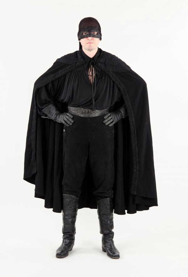 Antonio Banderas Zorro costume from The Mask of Zorro