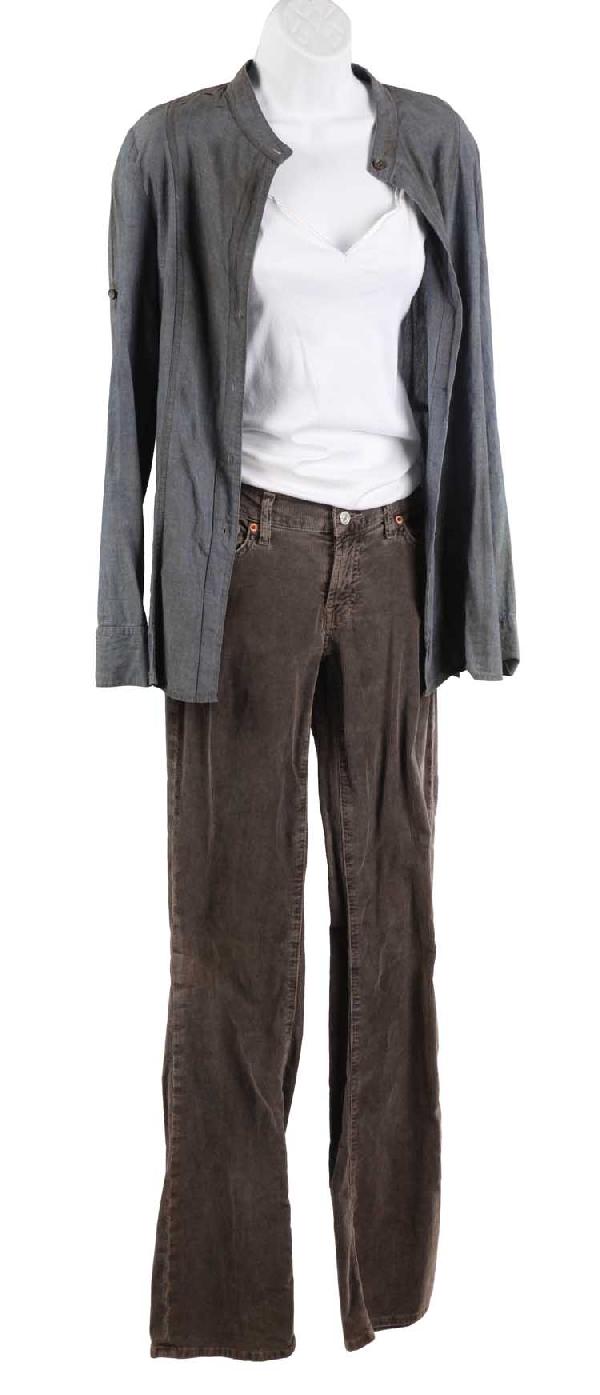 Juliet's costume from Seasons Four and Five: Juliet's costume from Seasons Four and Five. Juliet's white top, brown corduroy pants and a long-sleeve chambray button-down shirt worn throughout Seasons Four and Five. Seen from the moment she leave
