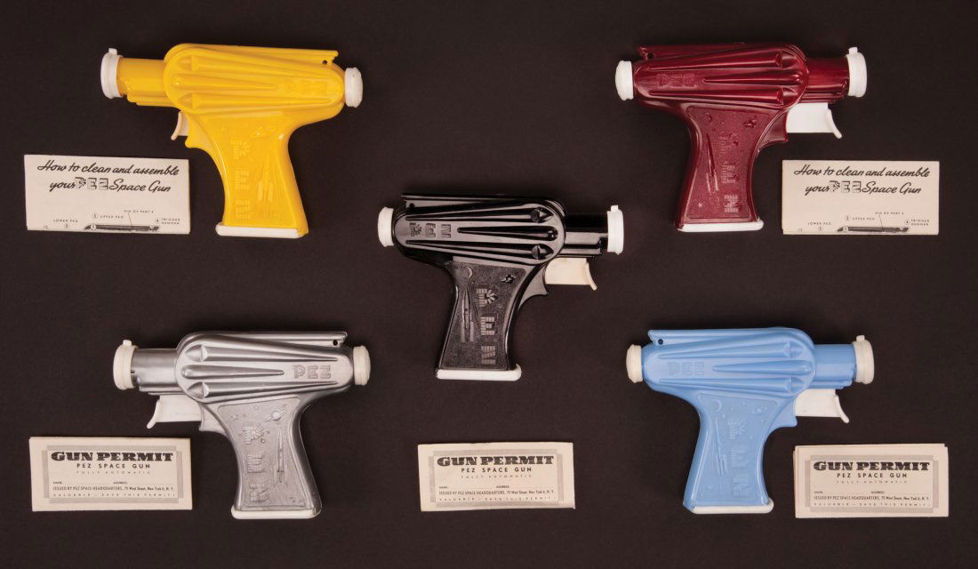 272 (5) 1950S SPACE GUN PEZ DISPENSERS