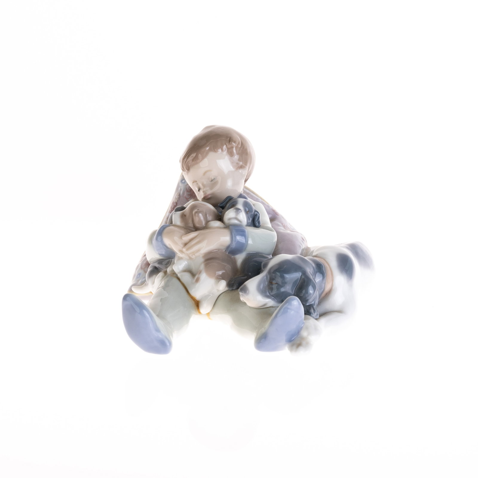 LLADRO PORCELAIN FIGURE: 16.5x15x9.5CM.From a collection of Wedgwood and other selected ceramic/porcelain objects. Kindly examine all photographs provided in this listing or ask for a condition report. All items offered are i
