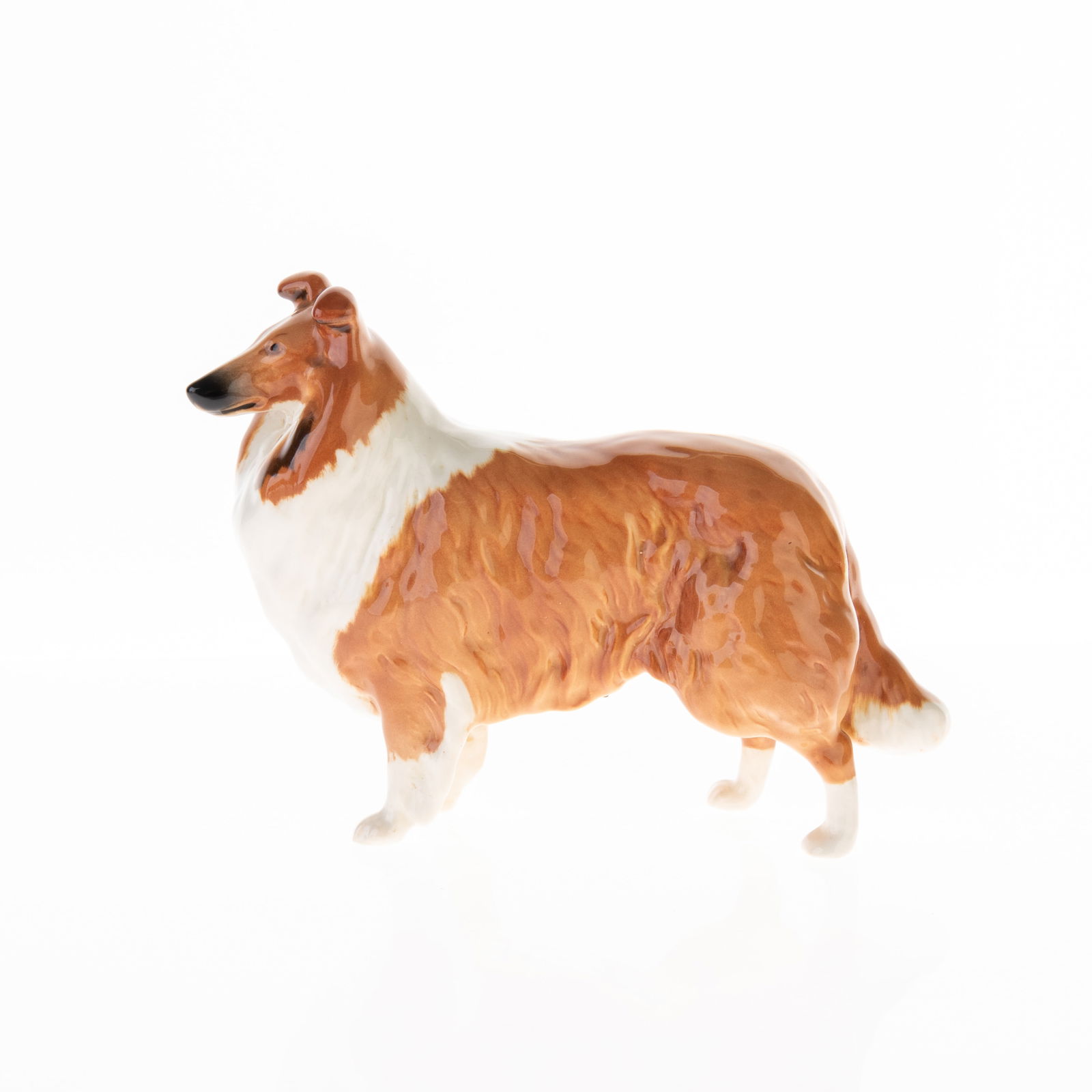 BESWICK CERAMIC DOG FIGURE (1 of 6)