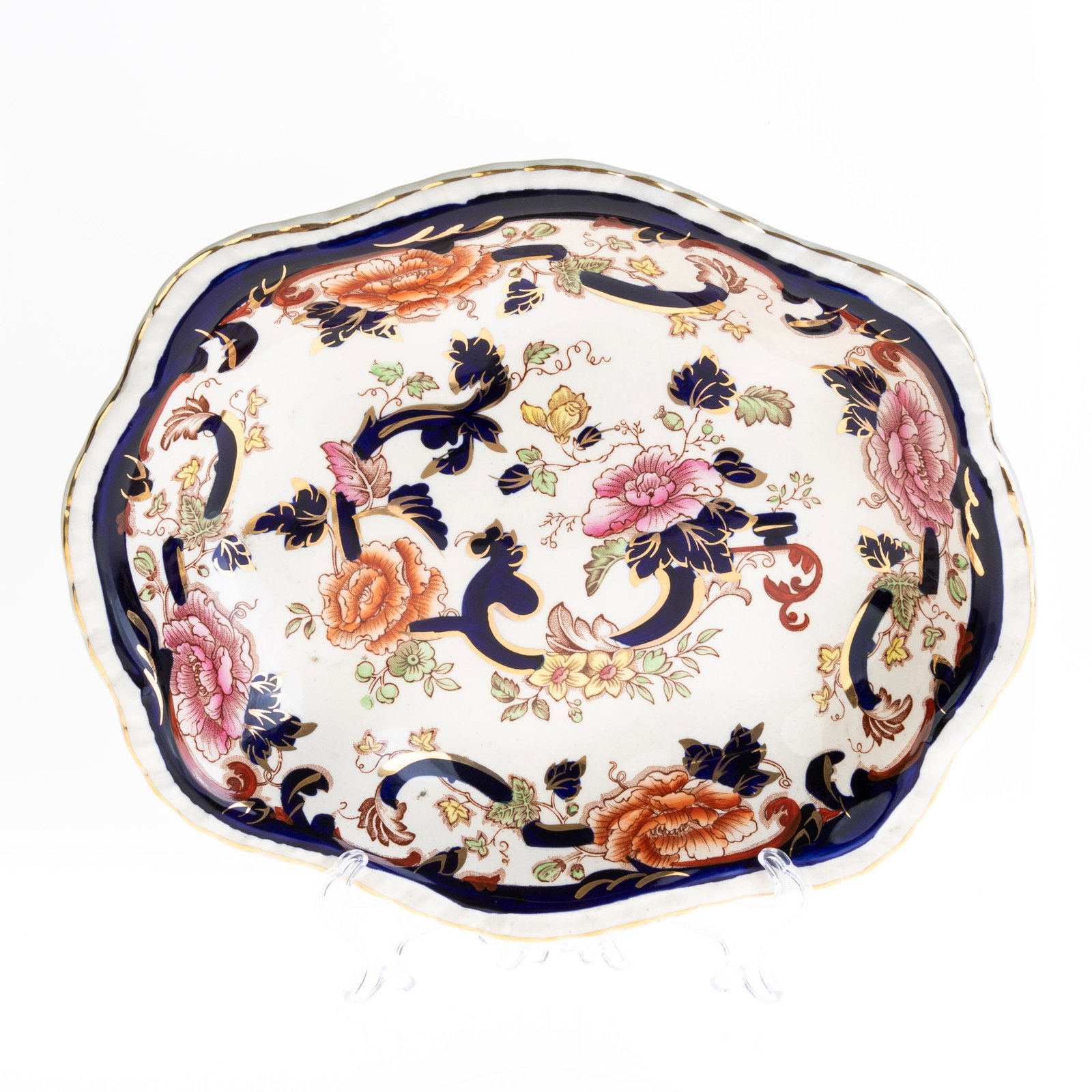 MASON'S IRONSTONE IMARI PALETTE DISH: 24x28x4.5CM.From a collection of Wedgwood and other selected ceramic/porcelain objects. Kindly examine all photographs provided in this listing or ask for a condition report. All items offered are in 
