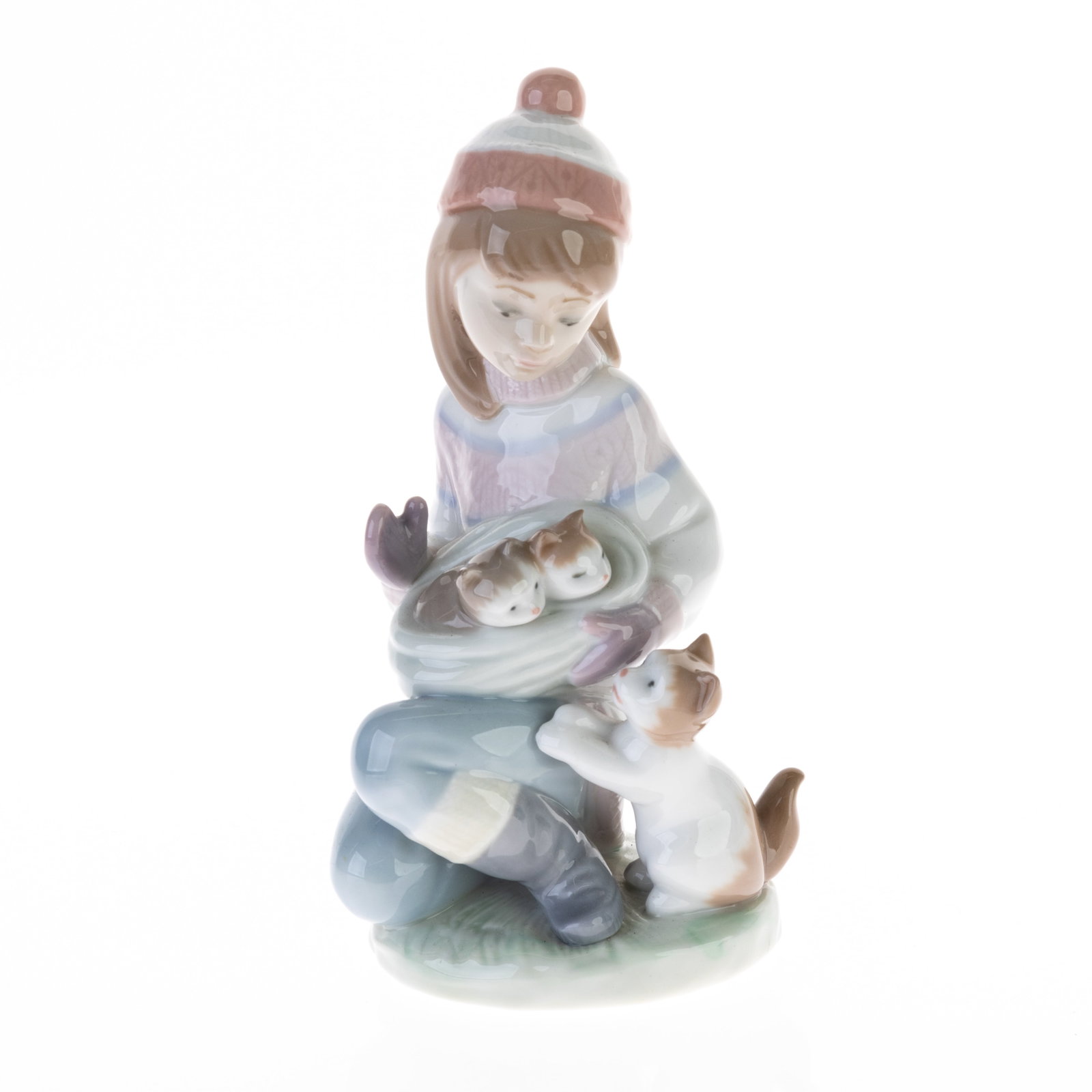 LLADRO PORCELAIN FIGURE: (HEIGHT) 15CM.From a collection of Wedgwood and other selected ceramic/porcelain objects. Kindly examine all photographs provided in this listing or ask for a condition report. All items offered are i