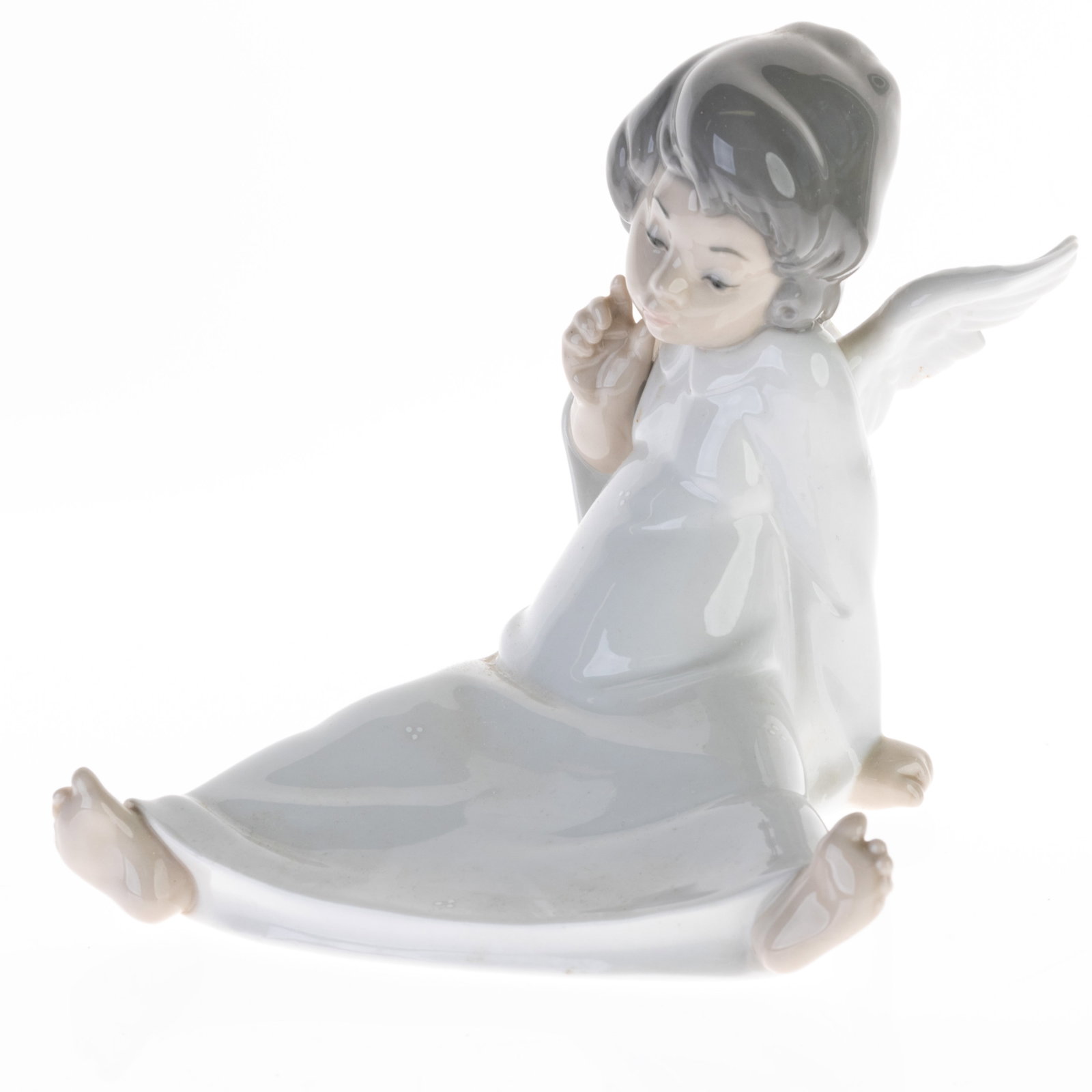 LLADRO PORCELAIN FIGURE: (HEIGHT) 14CM.From a collection of Wedgwood and other selected ceramic/porcelain objects. Kindly examine all photographs provided in this listing or ask for a condition report. All items offered are i