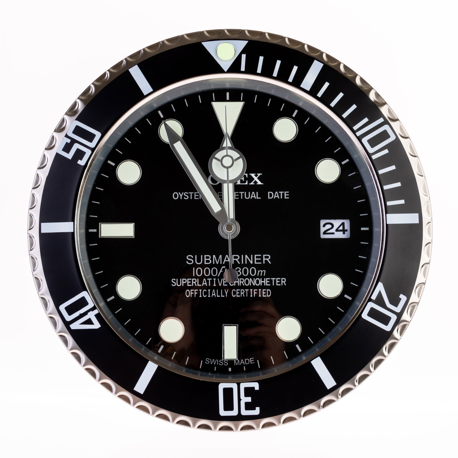 ROLEX ADVERTISING OFFICIAL DEALERSHIP CLOCK: From a collection of Wedgwood and other selected ceramic/porcelain objects. Kindly examine all photographs provided in this listing or ask for a condition report. All items offered are in generally go