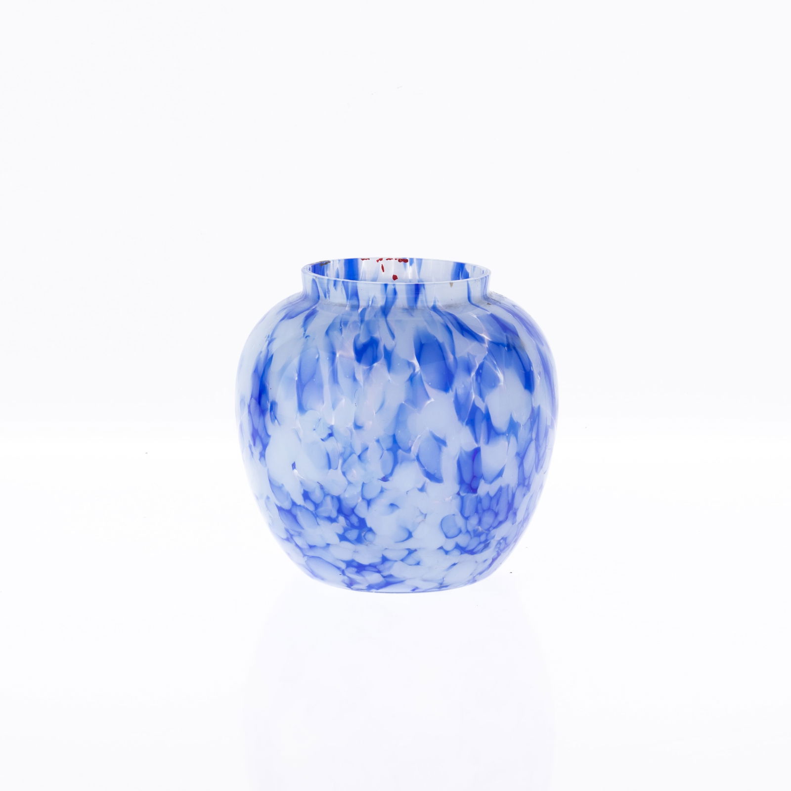 LOETZ GLASS VASE: 11x11x11CM.From a collection of Wedgwood and other selected ceramic/porcelain objects. Kindly examine all photographs provided in this listing or ask for a condition report. All items offered are in g