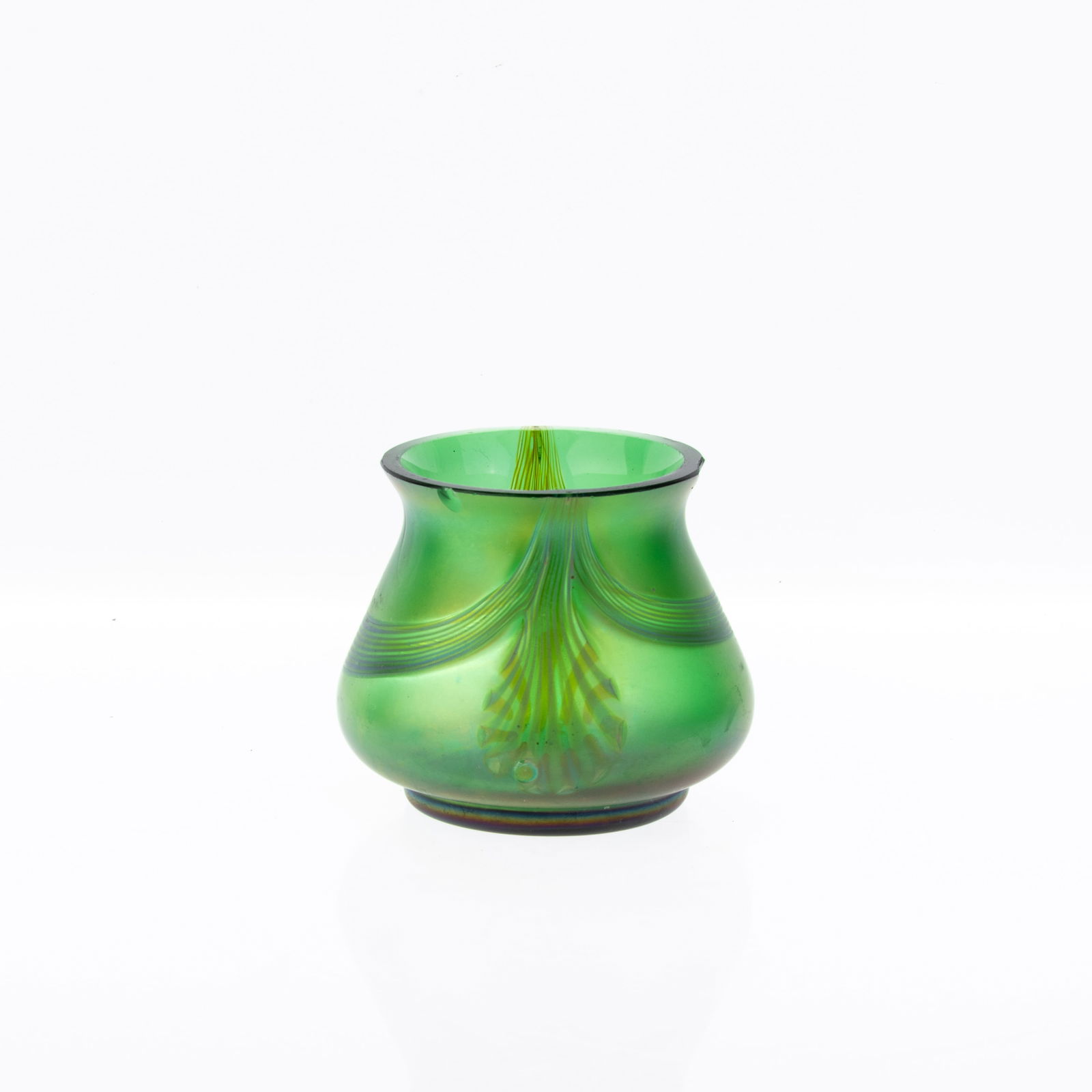 LOETZ GLASS VASE: 9x9x8CM.From a collection of Wedgwood and other selected ceramic/porcelain objects. Kindly examine all photographs provided in this listing or ask for a condition report. All items offered are in gene