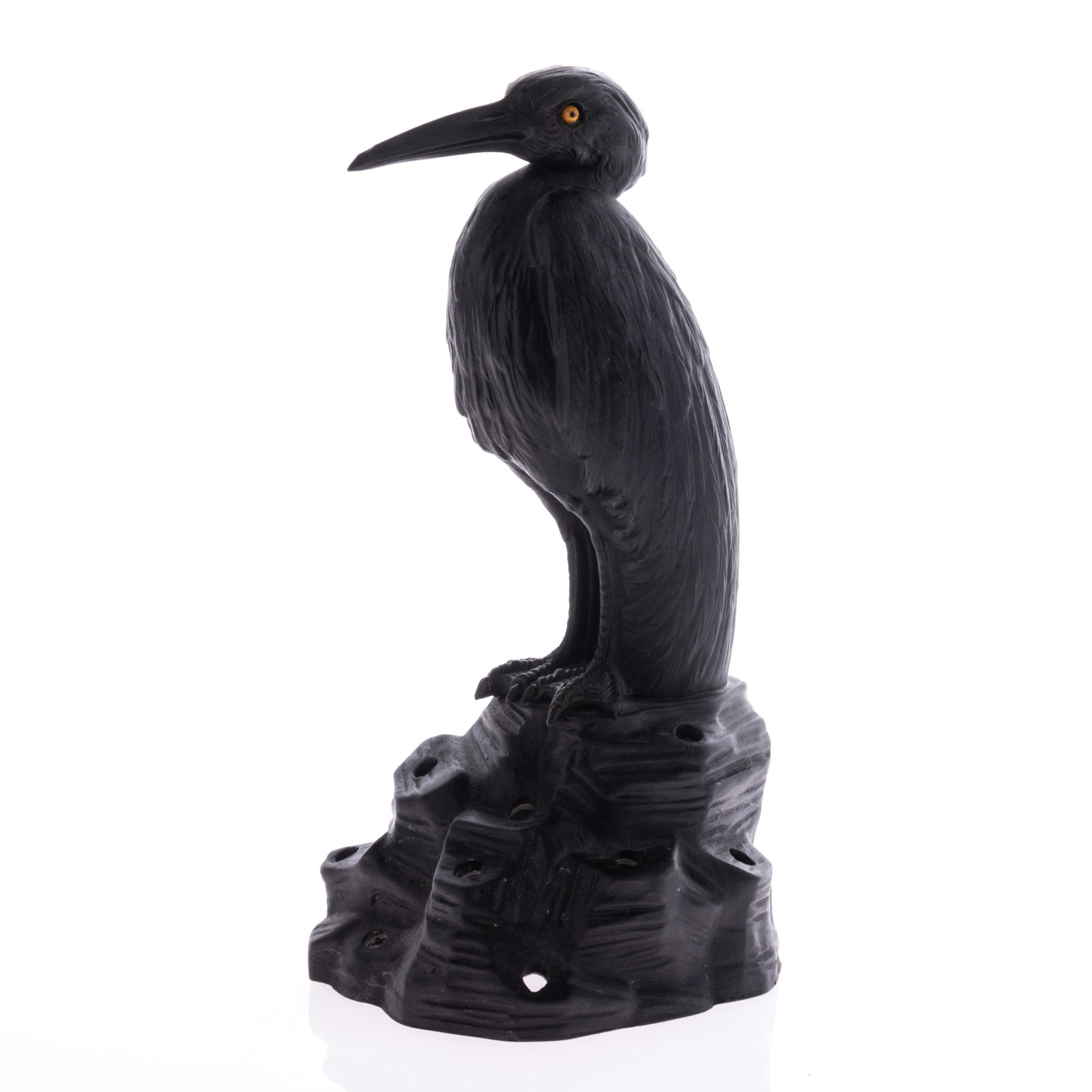 RARE WEDGWOOD BLACK JASPER BIRD SCULPTURE: (H) 19CM. From a collection of Wedgwood and other selected ceramic/porcelain objects. Kindly examine all photographs provided in this listing or ask for a condition report. All items offered are in ge