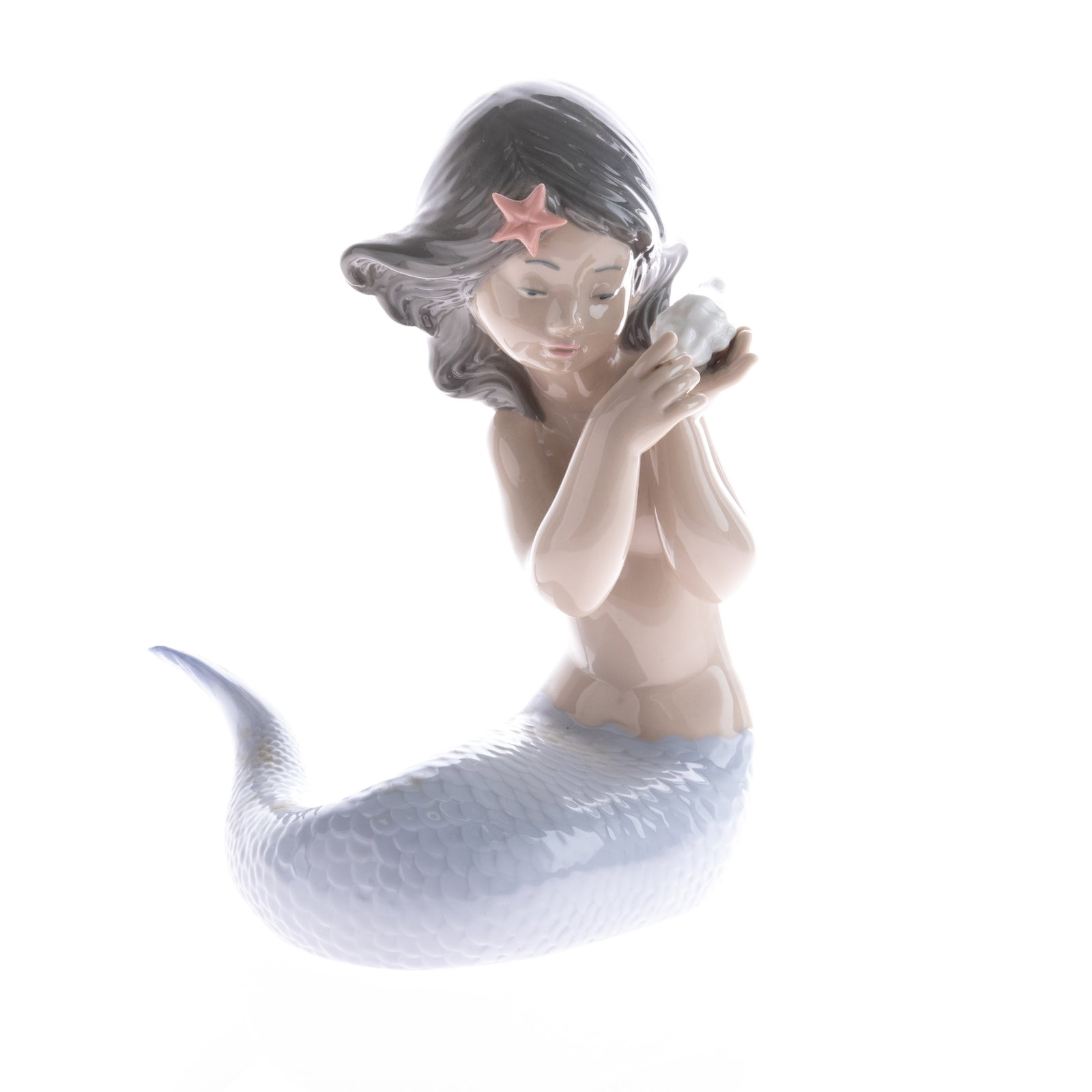 LLADRO STYLE PORCELAIN FIGURE MERMAID: (H) 20CM. From a collection of Wedgwood and other selected ceramic/porcelain objects. Kindly examine all photographs provided in this listing or ask for a condition report. All items offered are in ge