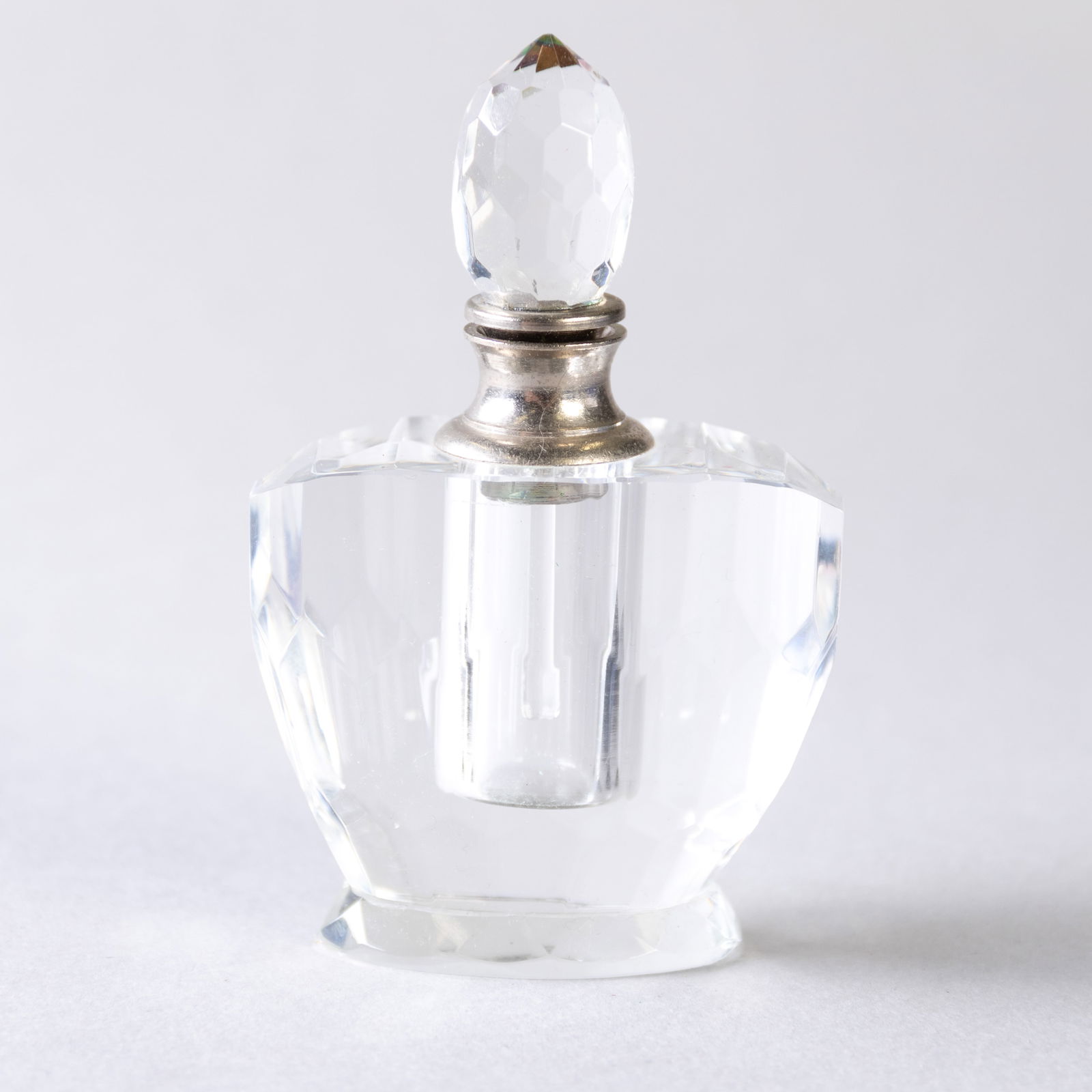 ANTIQUE SCENT PERFUME BOTTLE WITH SILVER TOP (1 of 2)