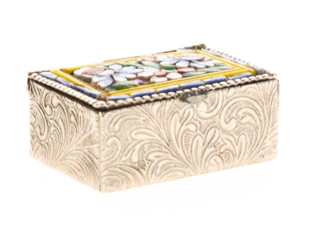 ANTIQUE ITALIAN MURANO MICROMOSAIC GLASS PILL BOX (1 of 2)